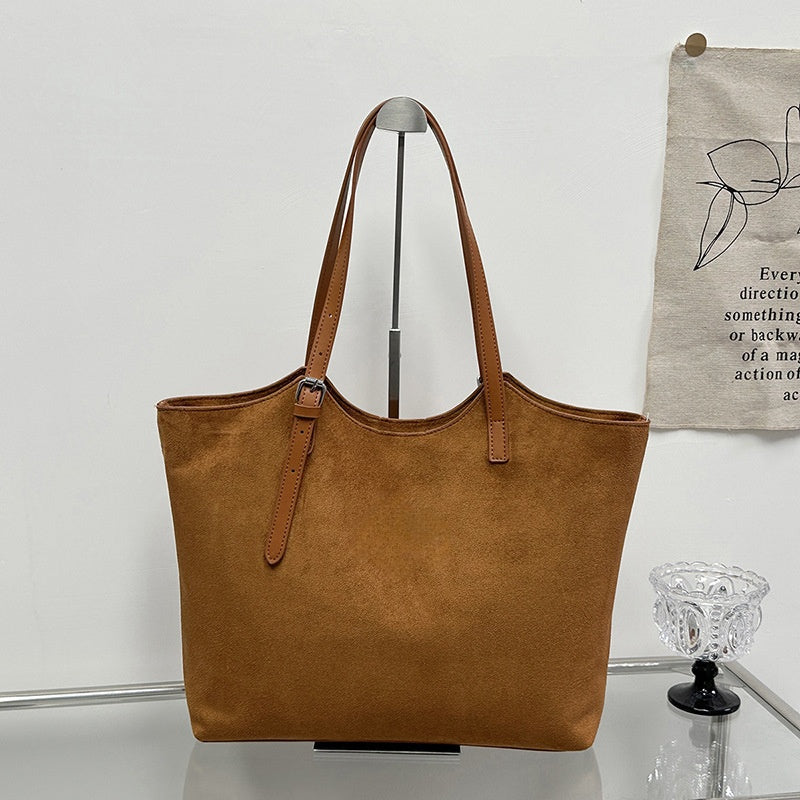 T588-935 Large capacity shoulder and armpit tote bag