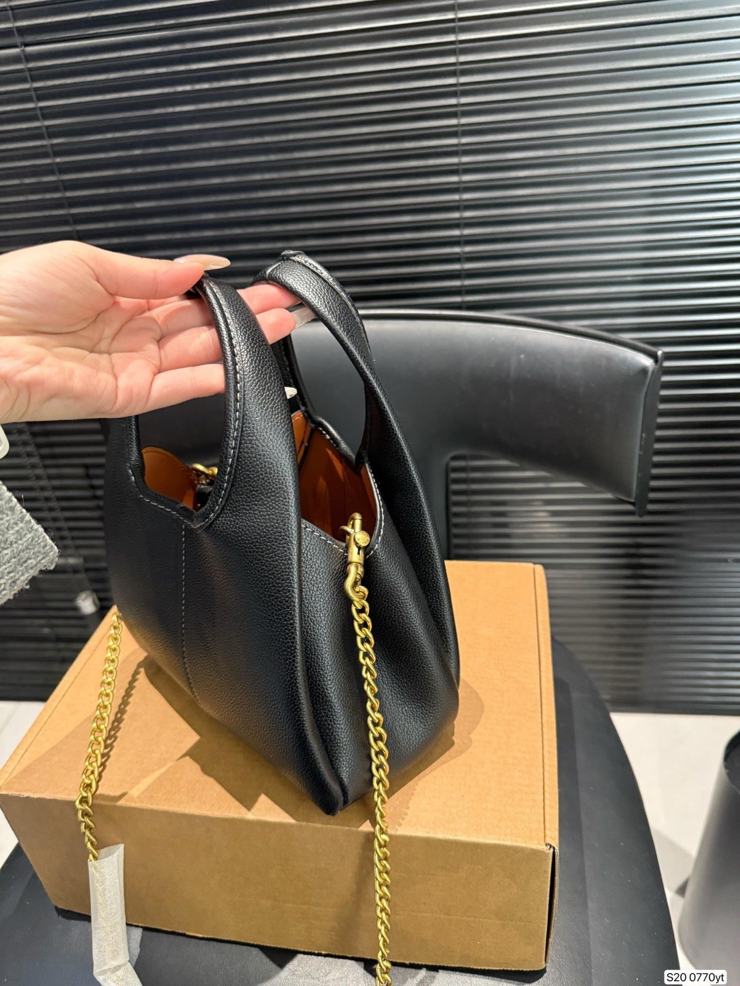 T588-807 Cowhide backpack diagonal cross