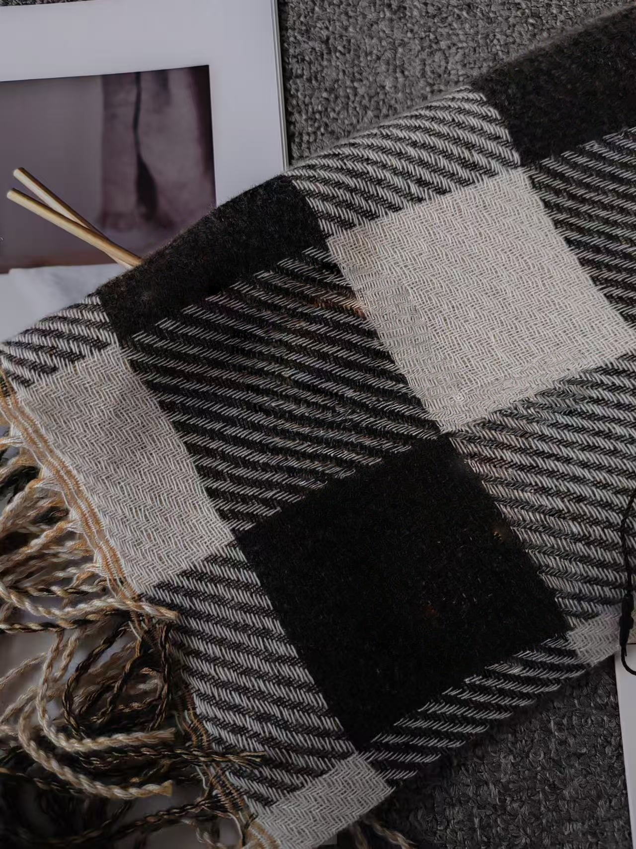 T588-800 Bestselling scarf