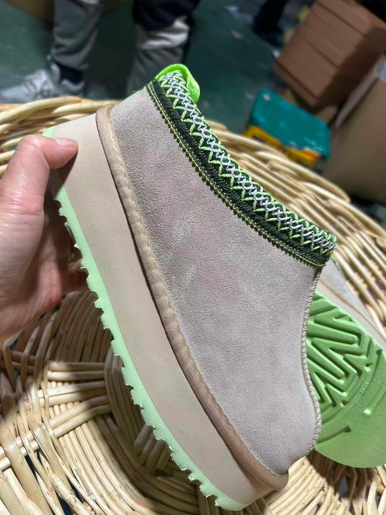 T588-825 Winter cotton shoes fashionable and versatile, real picture shooting