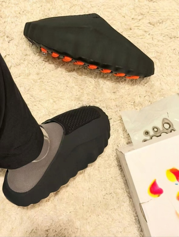 T588-858 -Breathable toe cap half slippers