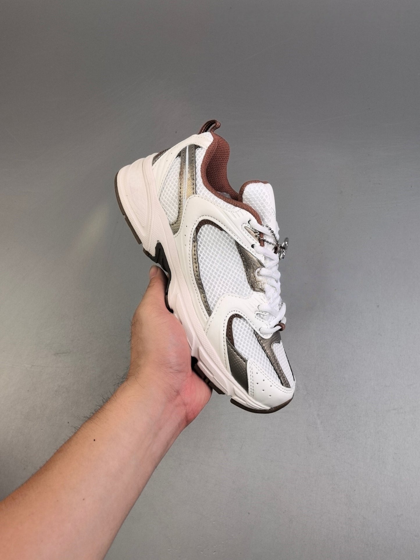 T588-819   Bestselling sneakers