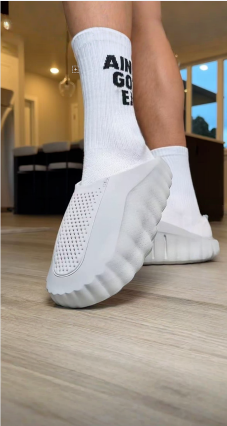 T588-858 -Breathable toe cap half slippers