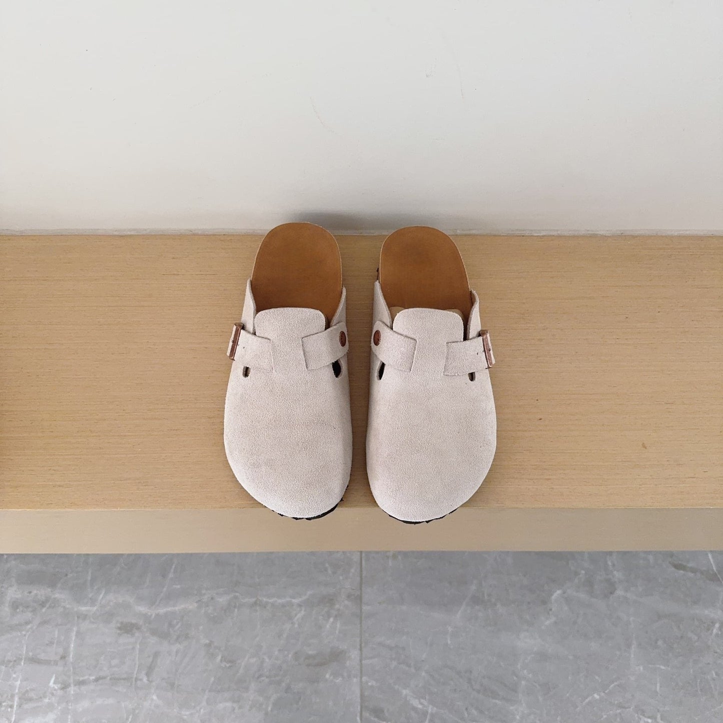 T588-936 Soft leather men's and women's summer round toe retro shoes
