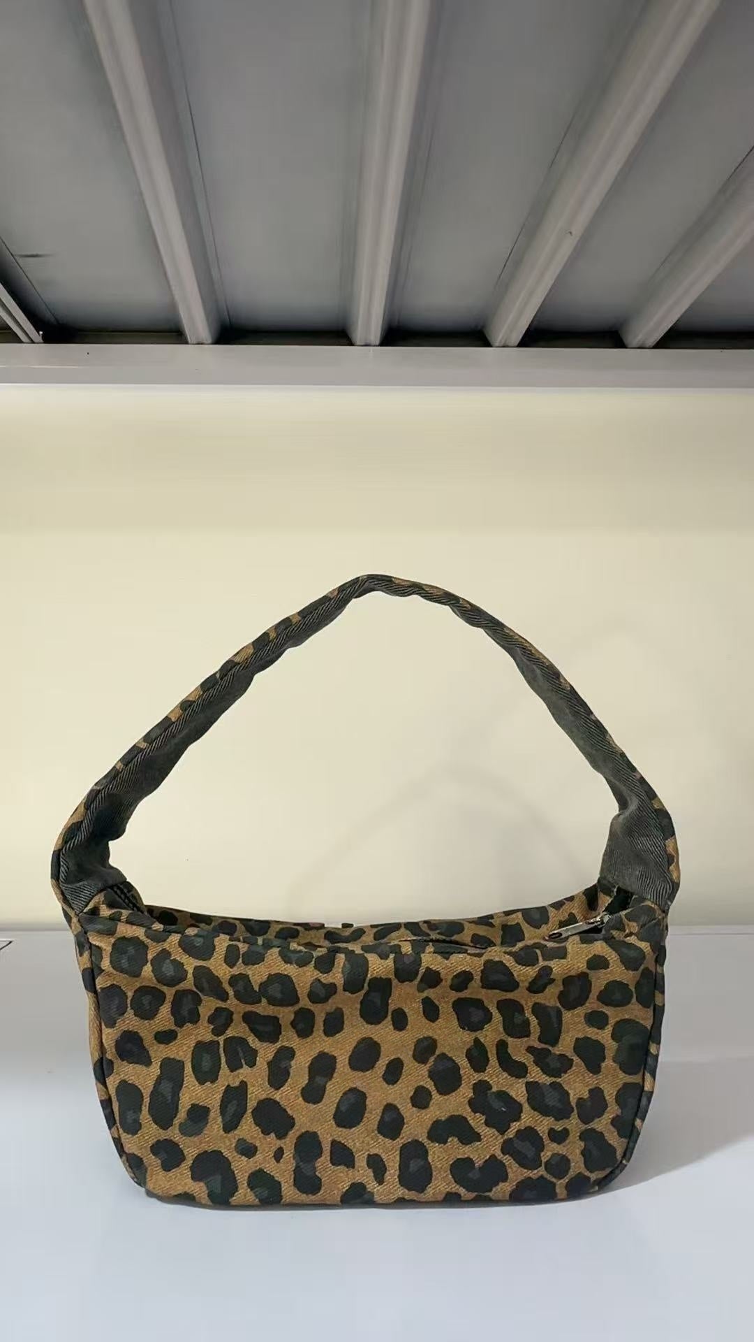 T588-836 Single shoulder portable sports bag