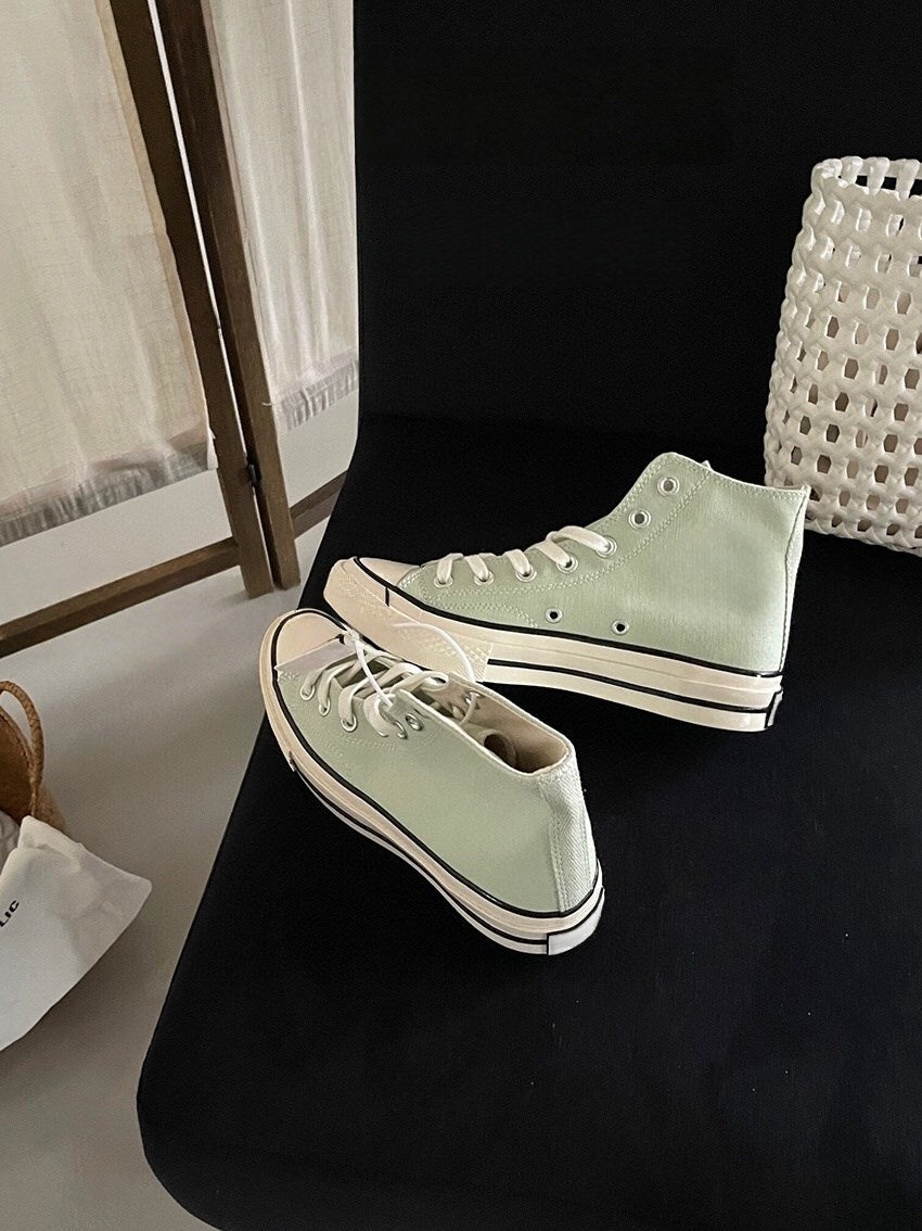 T588-870 Casual flat bottomed board shoes with high tops