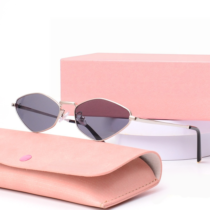 Versatile and fashionable blackout sunglasses   E1048