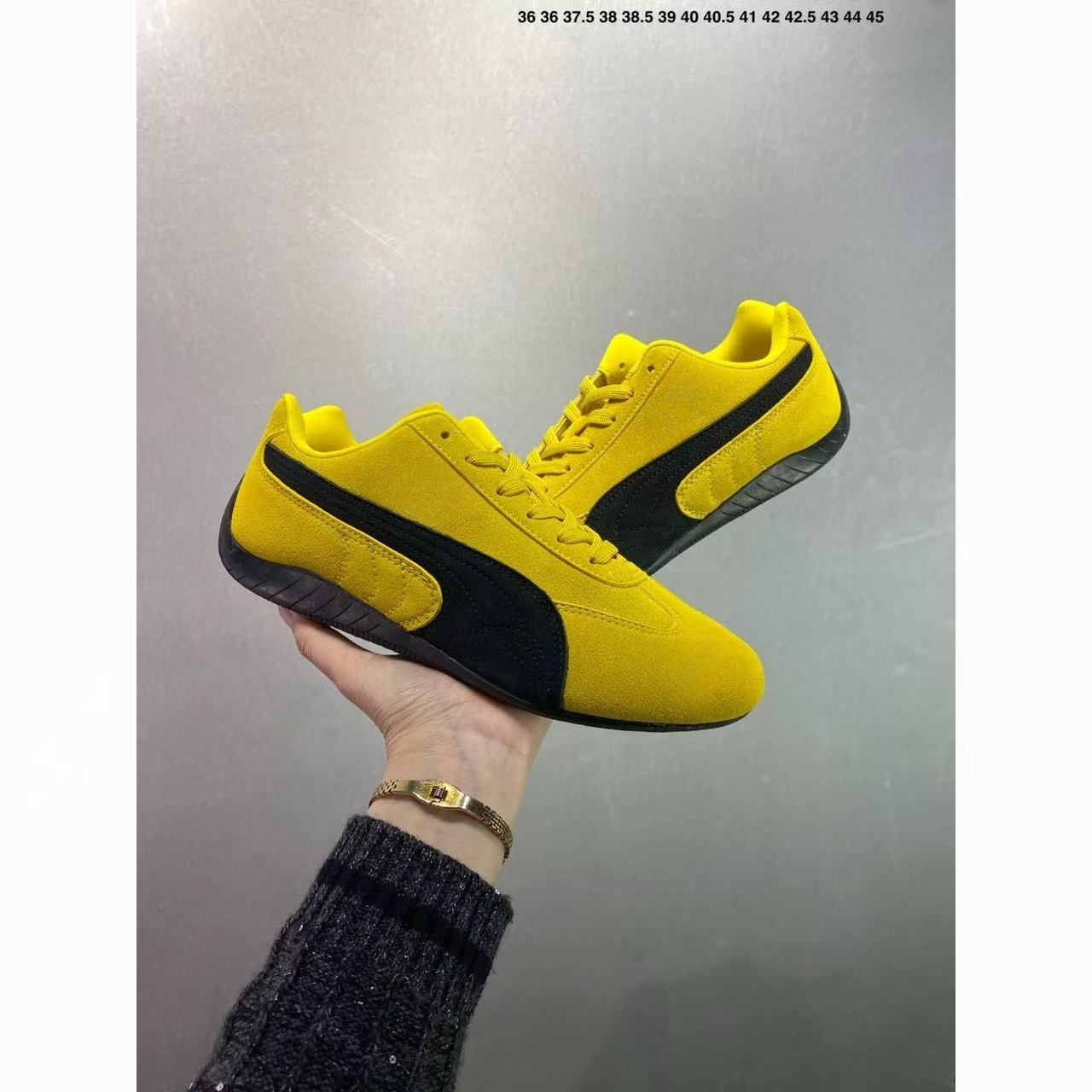 T588-1245  Sports and casual loose shoes
