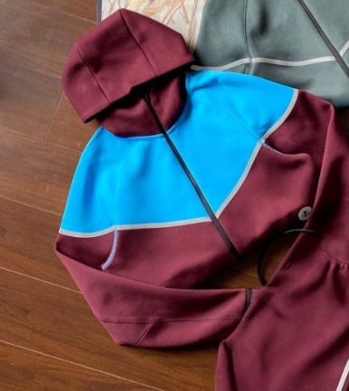 T588-882  Color blocked sports top hooded      only   top !!!