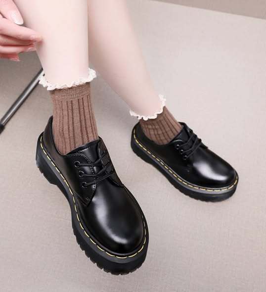 T588-864  Bright leather smooth strap, thick bottom, low cut