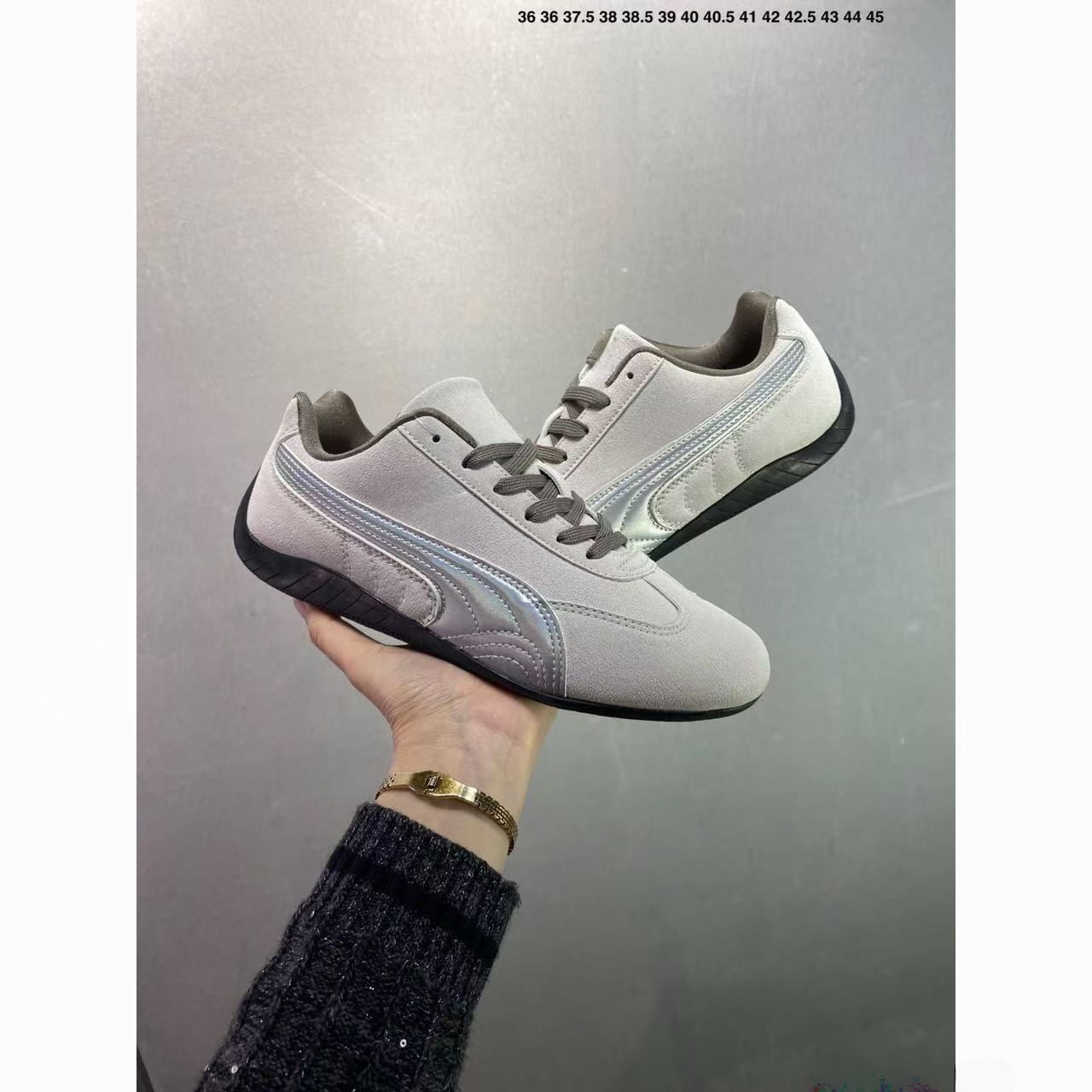 T588-1245  Sports and casual loose shoes