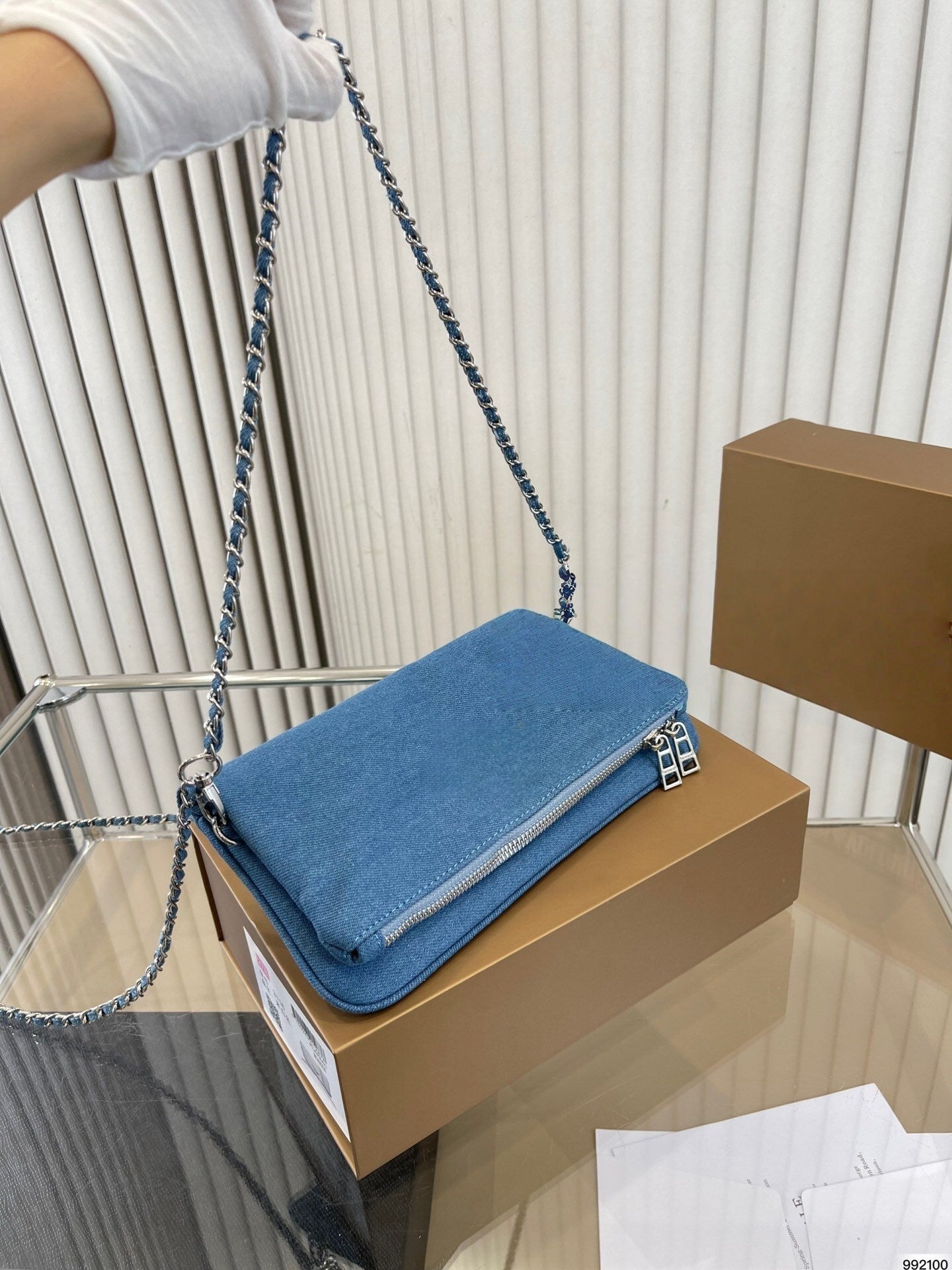 T588-817   Bestselling handbag