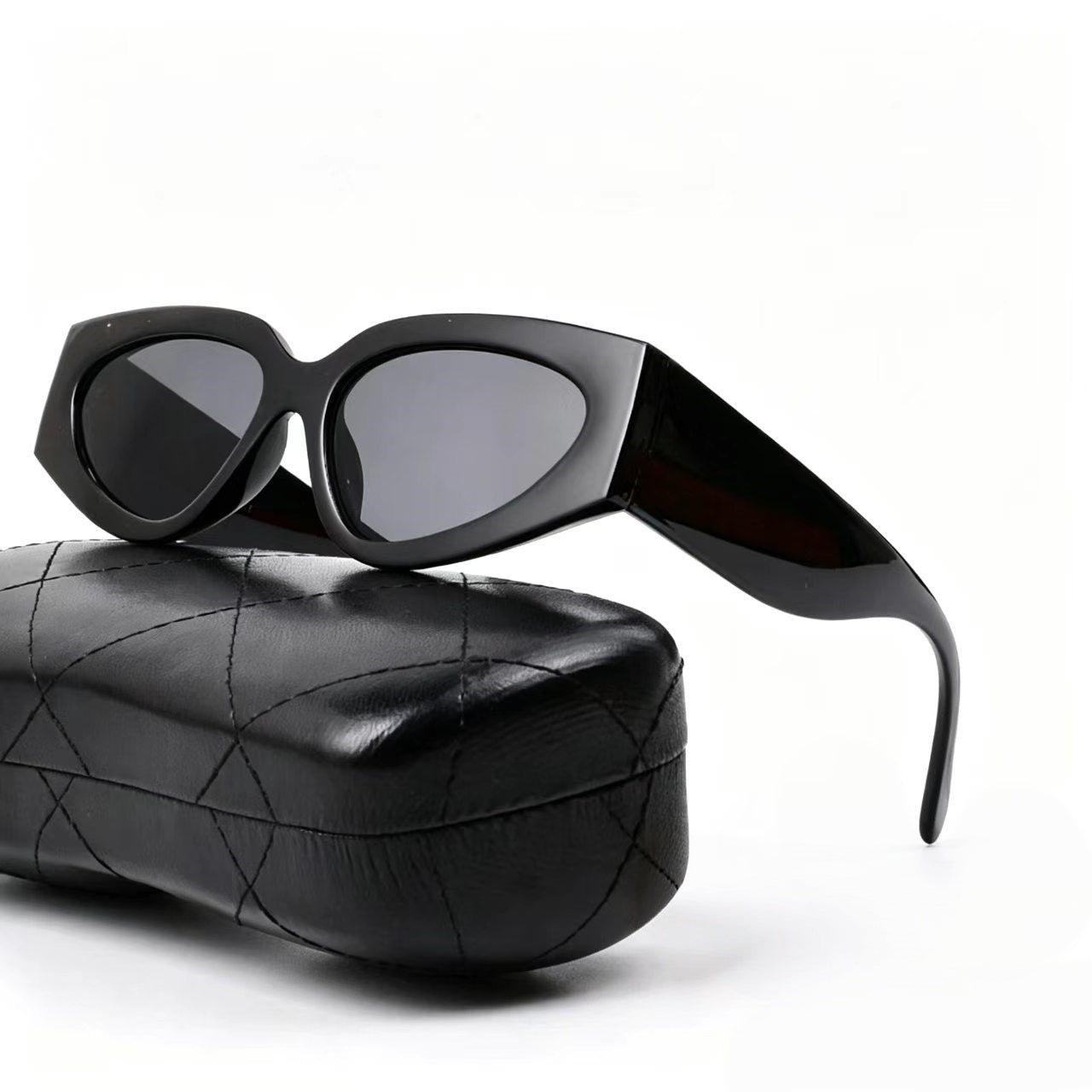 Cat eye sunglasses with personalized UV protection  E1007
