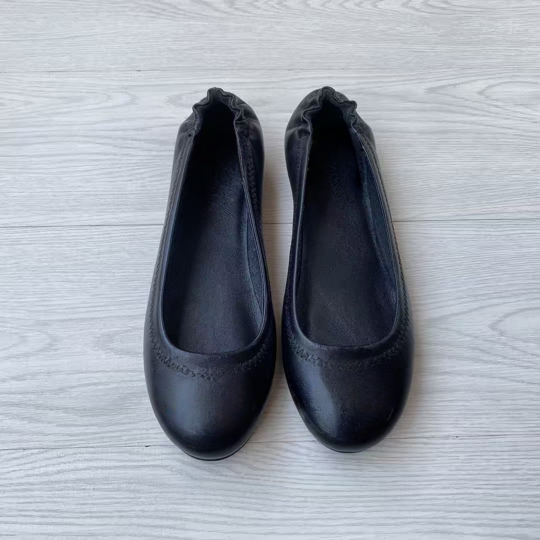 T588-1258   Shallow mouthed women wear single shoes with soft sole