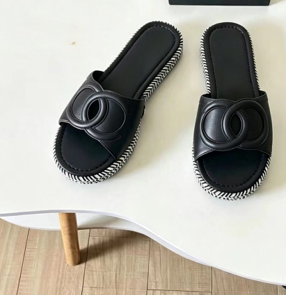 T588-1191  Flat and comfortable sandals that can be worn over slippers