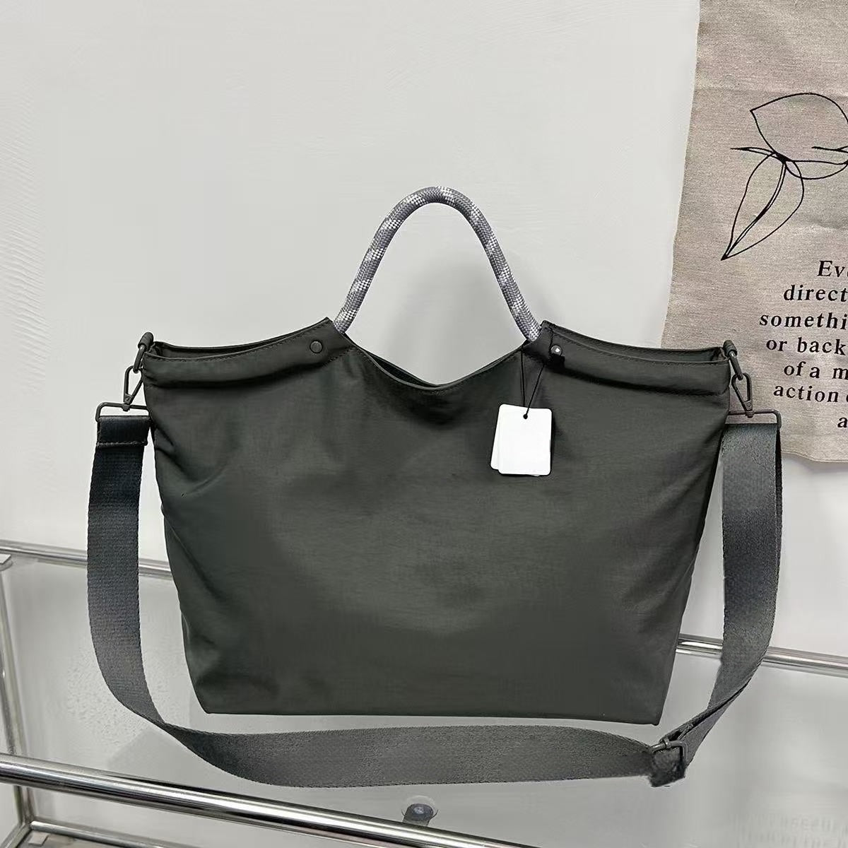 T588-943 Large capacity tote shoulder and armpit handbag