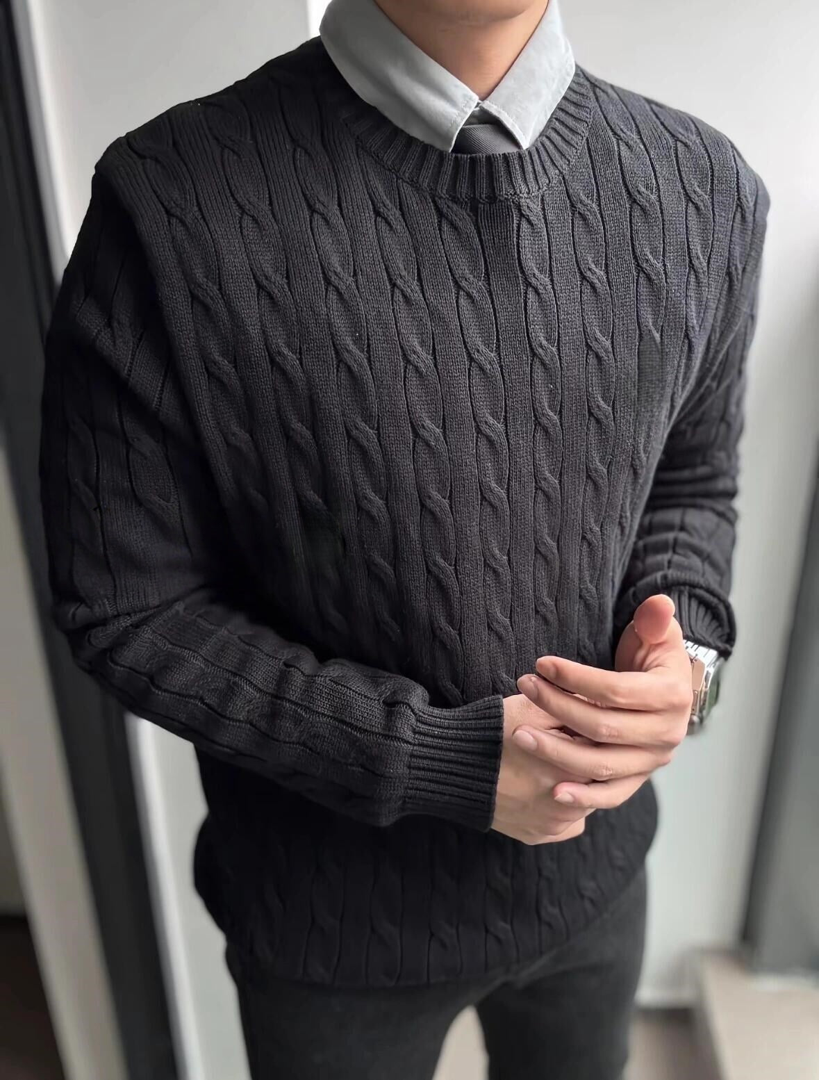 T588-877 Men's knitted sweater with long sleeves and loose fit