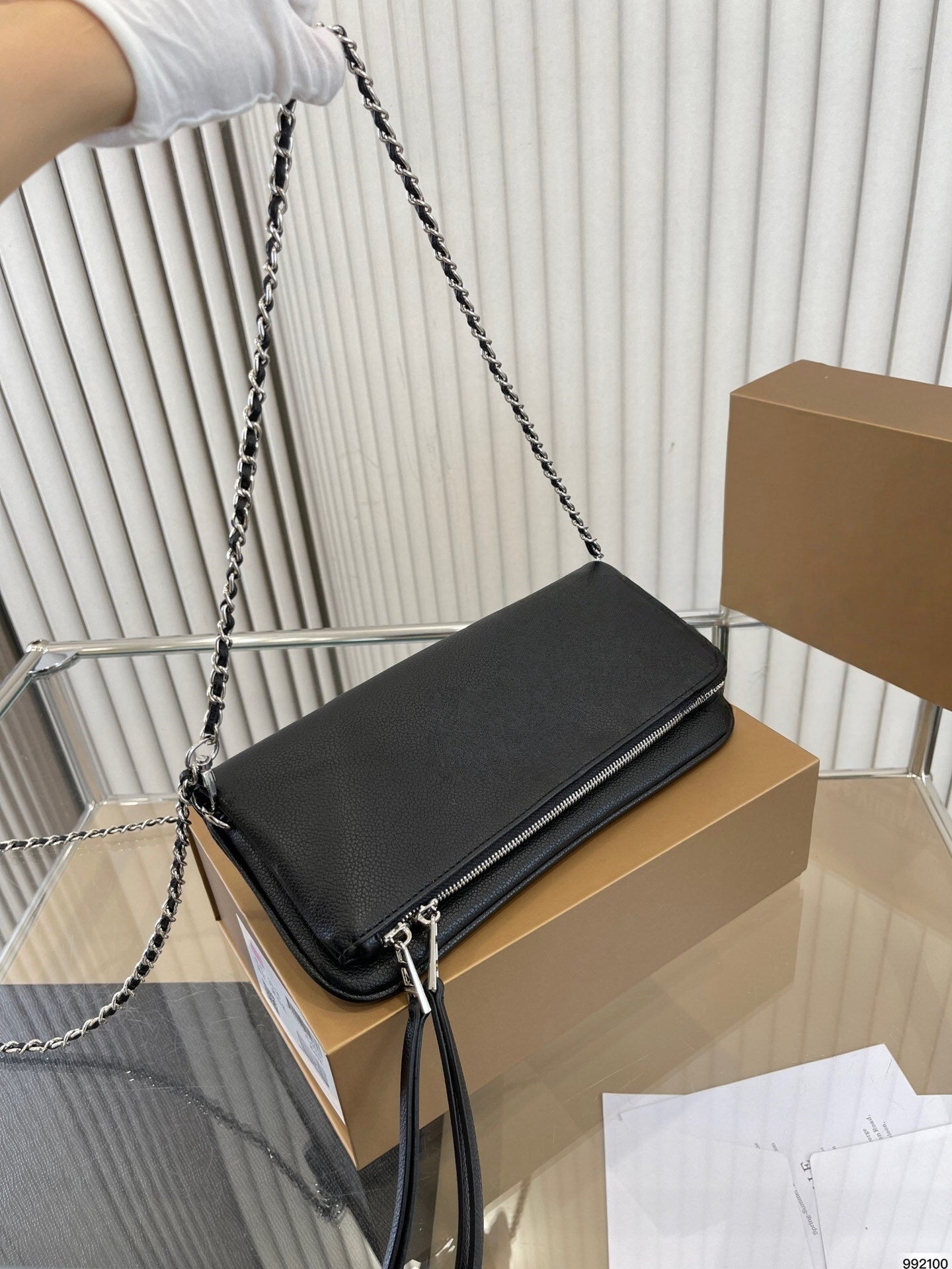 T588-817   Bestselling handbag