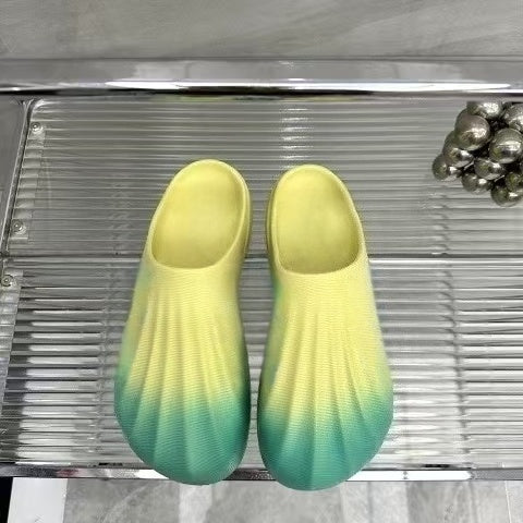 T588-966 Loose colored thick soled sports shoes