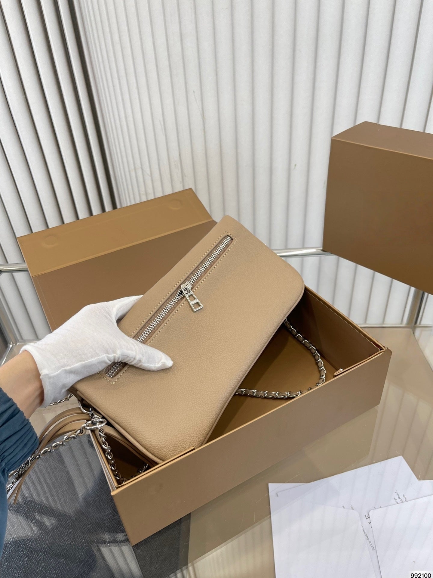 T588-817   Bestselling handbag