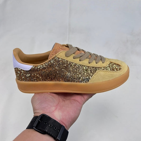 T588-856Flat casual board shoes with loose fit, sports shoes