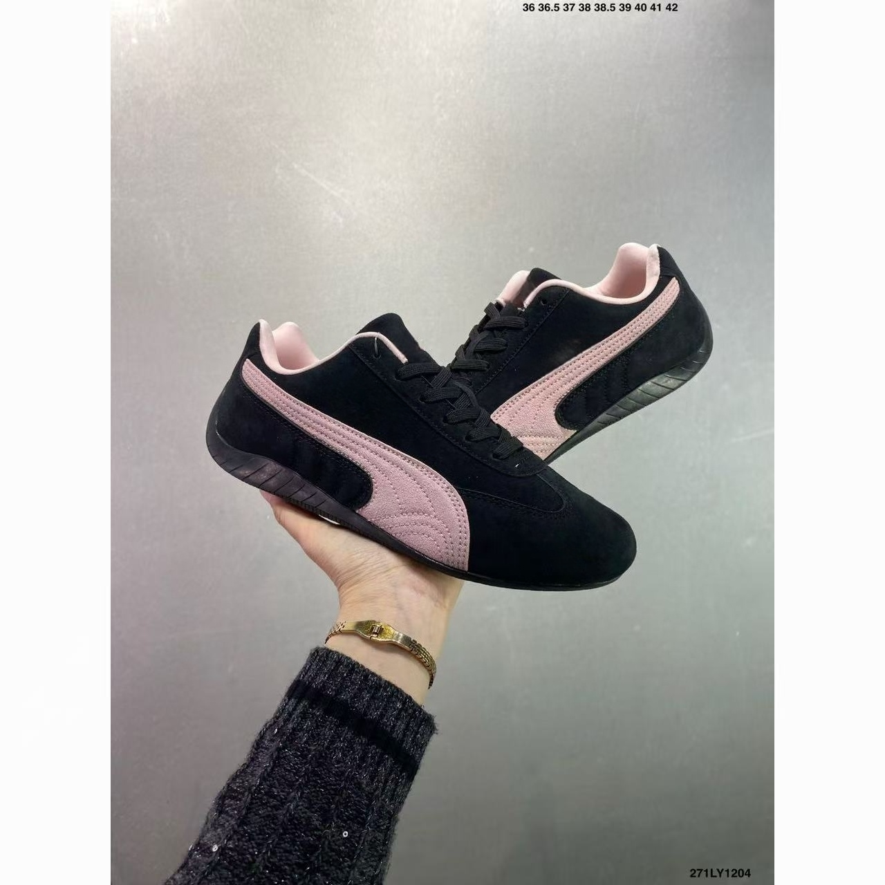 T588-1245  Sports and casual loose shoes