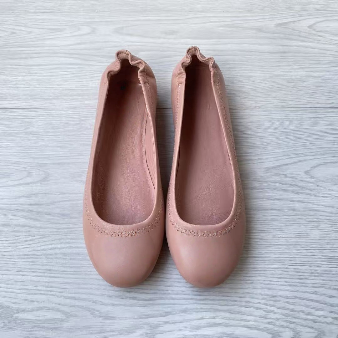 T588-1258   Shallow mouthed women wear single shoes with soft sole