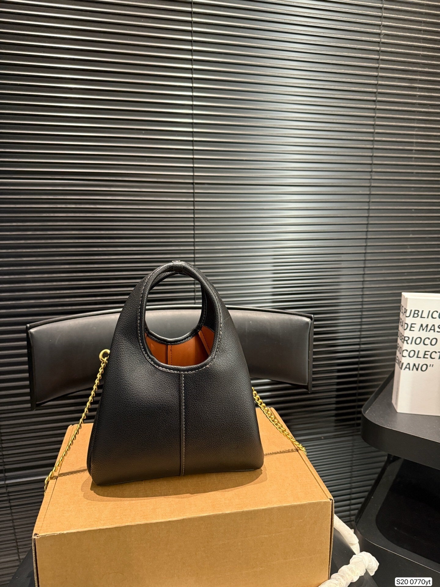 T588-807  Cowhide backpack diagonal cross