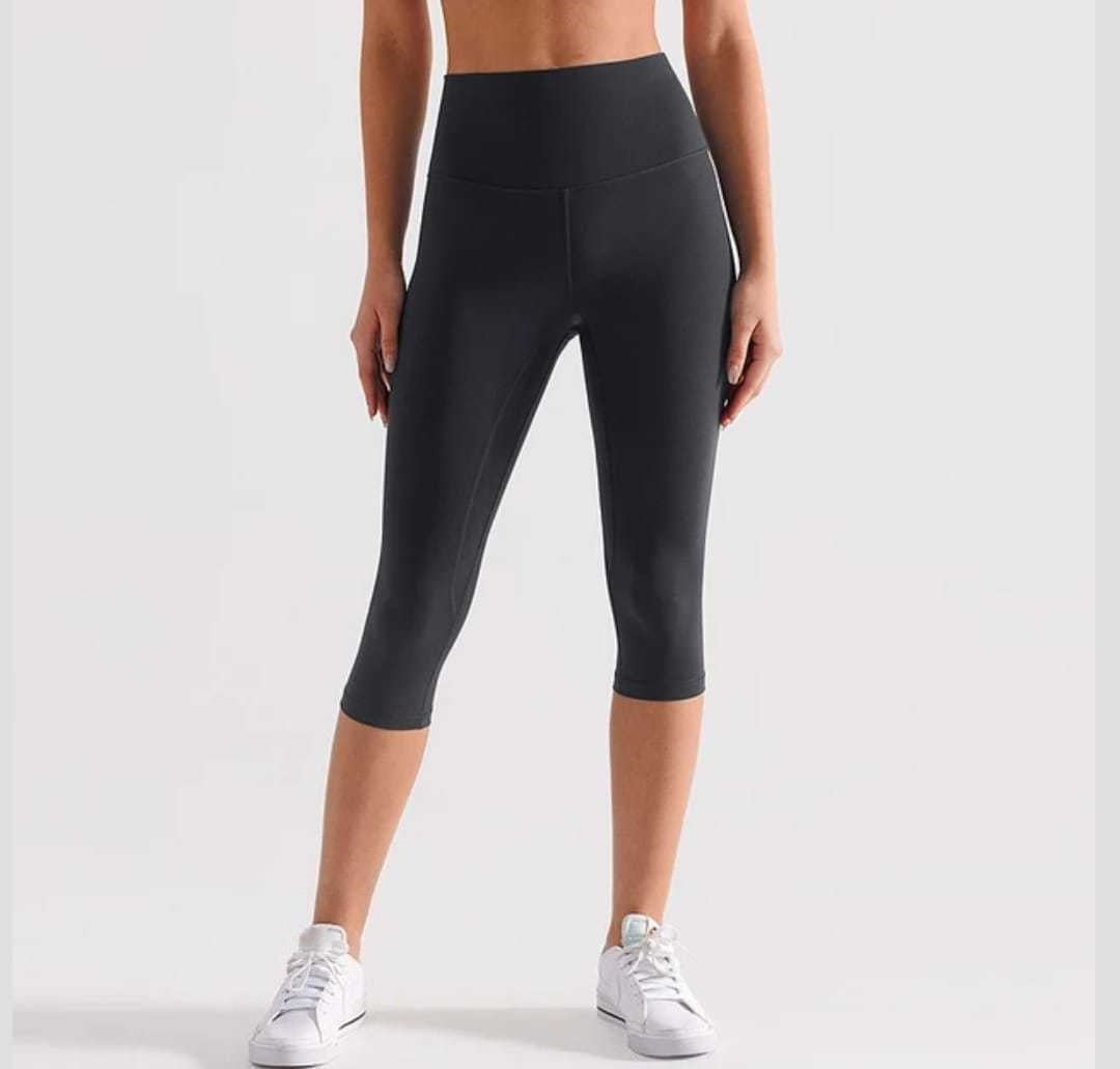 T588-924 Seven point yoga pants with high waist, hip lifting, and quick drying