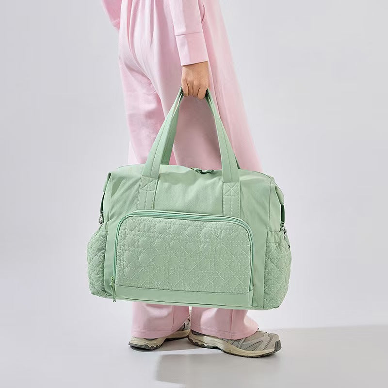 T588-811  Travel bag with dry and wet separation, diagonally crossed, hand-held