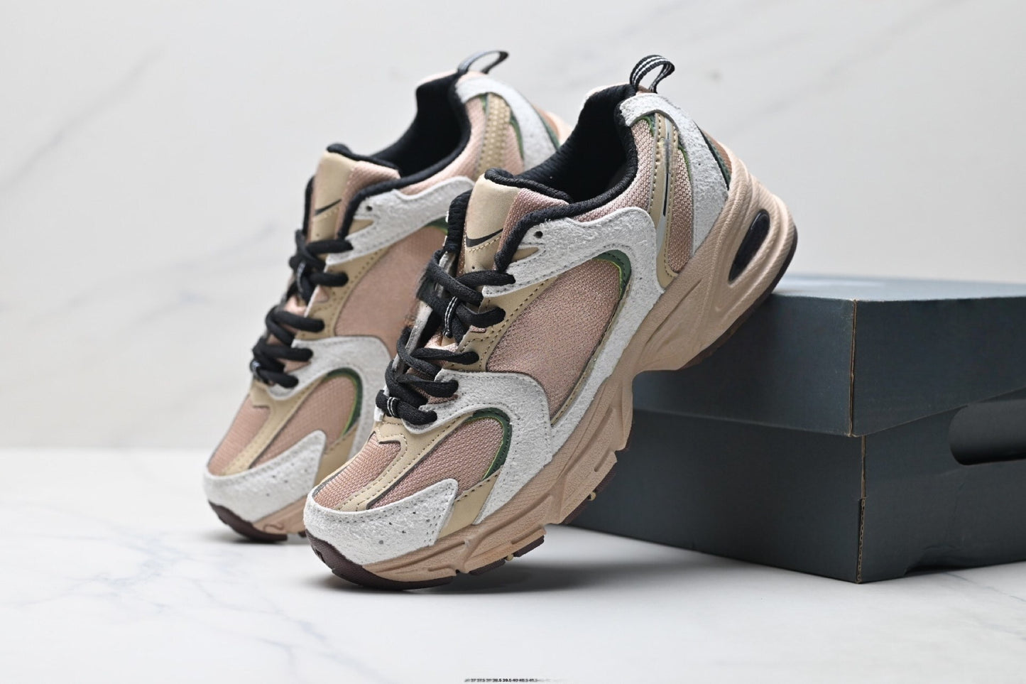 T588-819   Bestselling sneakers