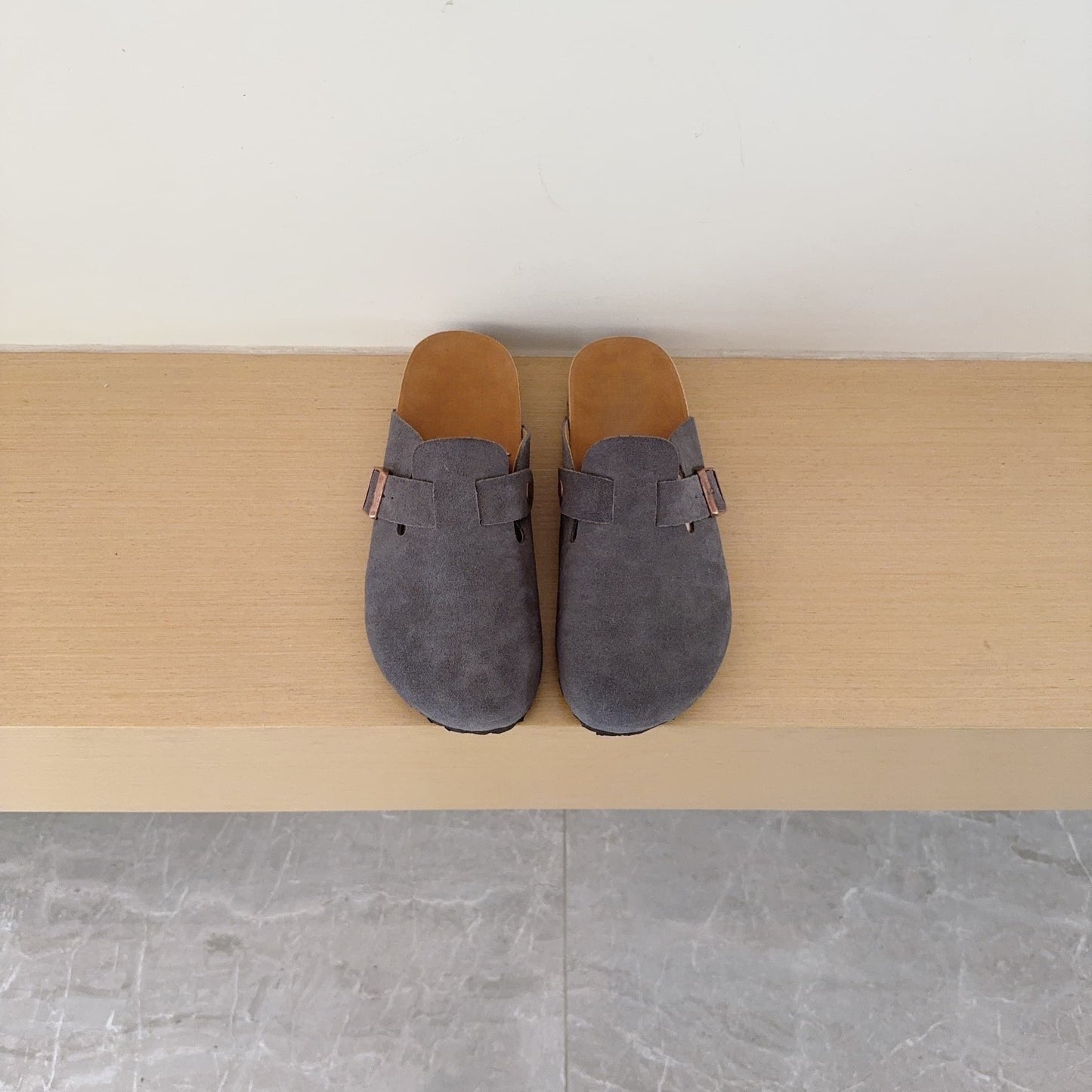 T588-936 Soft leather men's and women's summer round toe retro shoes