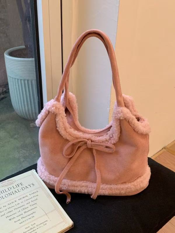 T588-703   Plush tote bag with one shoulder   -GYBB