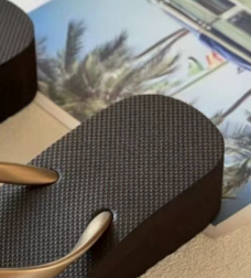 T588-1150    Casual high sole clip on sandals for outdoor wear