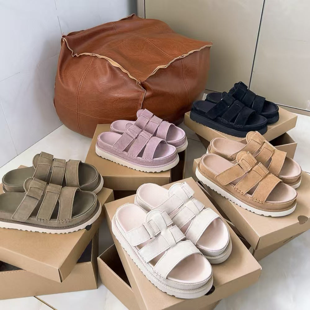T588-1013Thick soled new one-piece slippers for casual and versatile wear