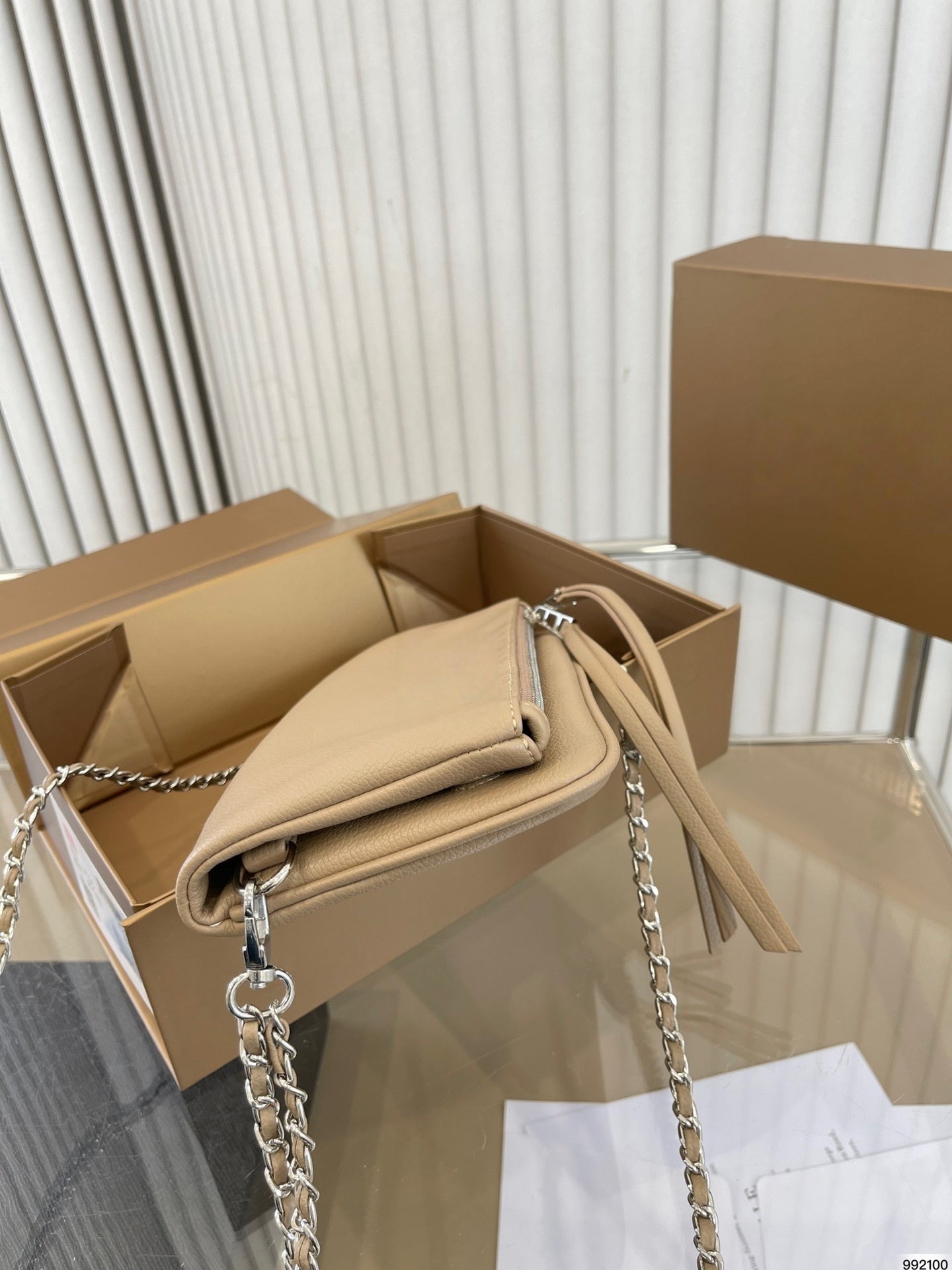 T588-817   Bestselling handbag