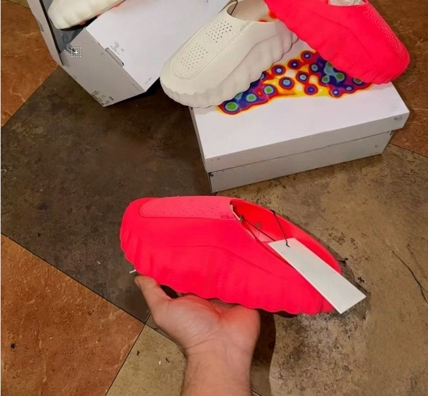 T588-858 -Breathable toe cap half slippers