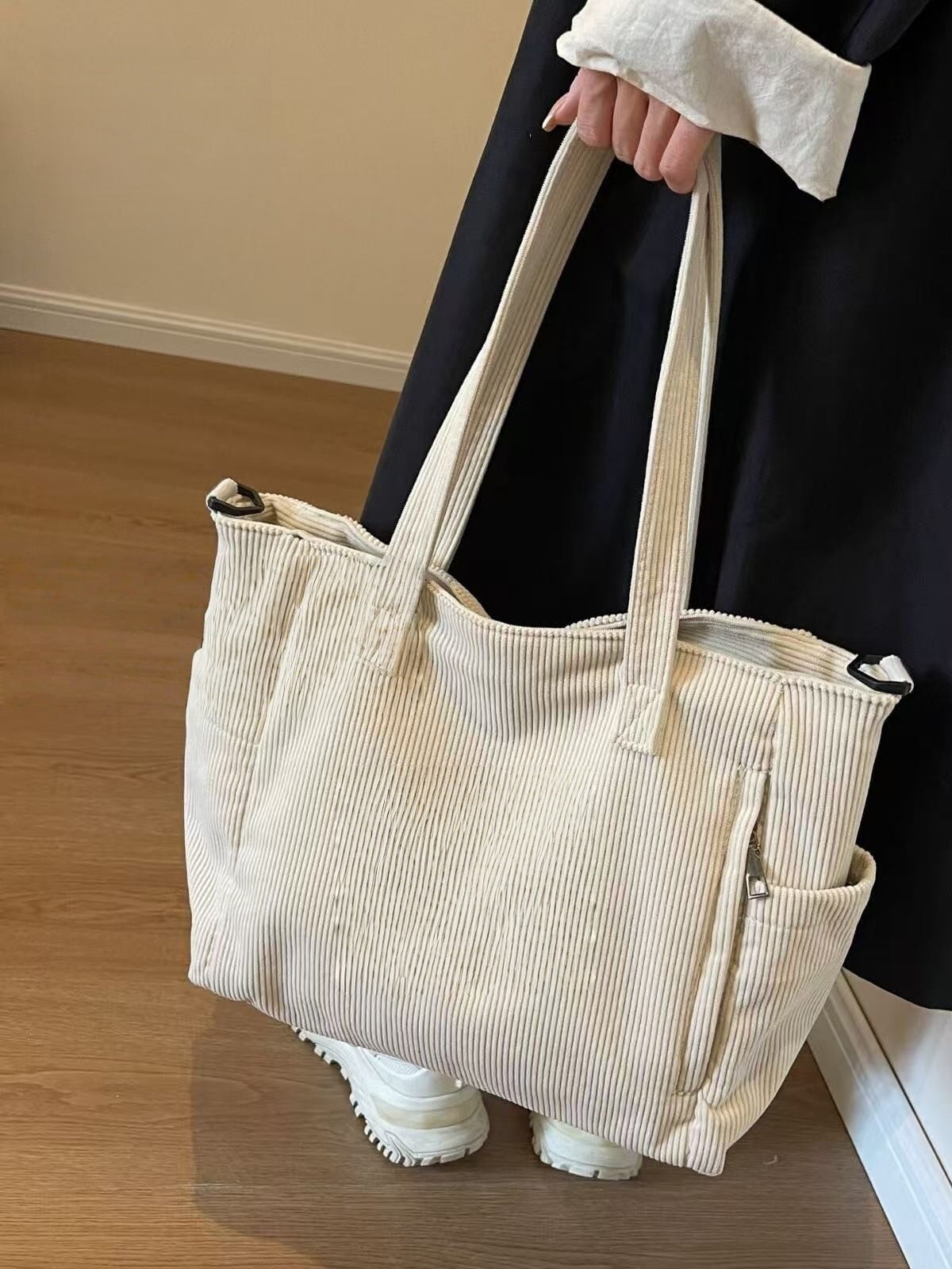 T588-756   Hot-selling handbag