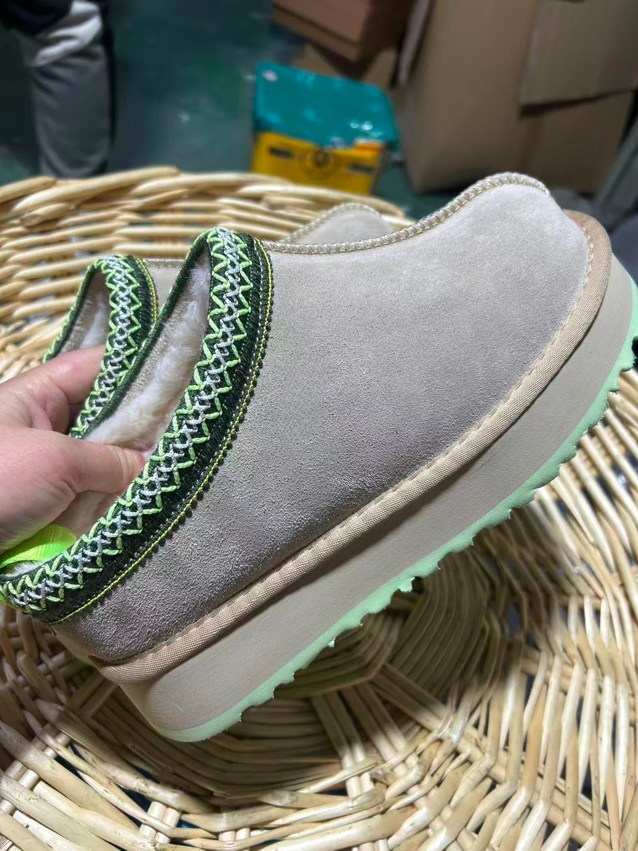 T588-825  Winter cotton shoes fashionable and versatile, real picture shooting