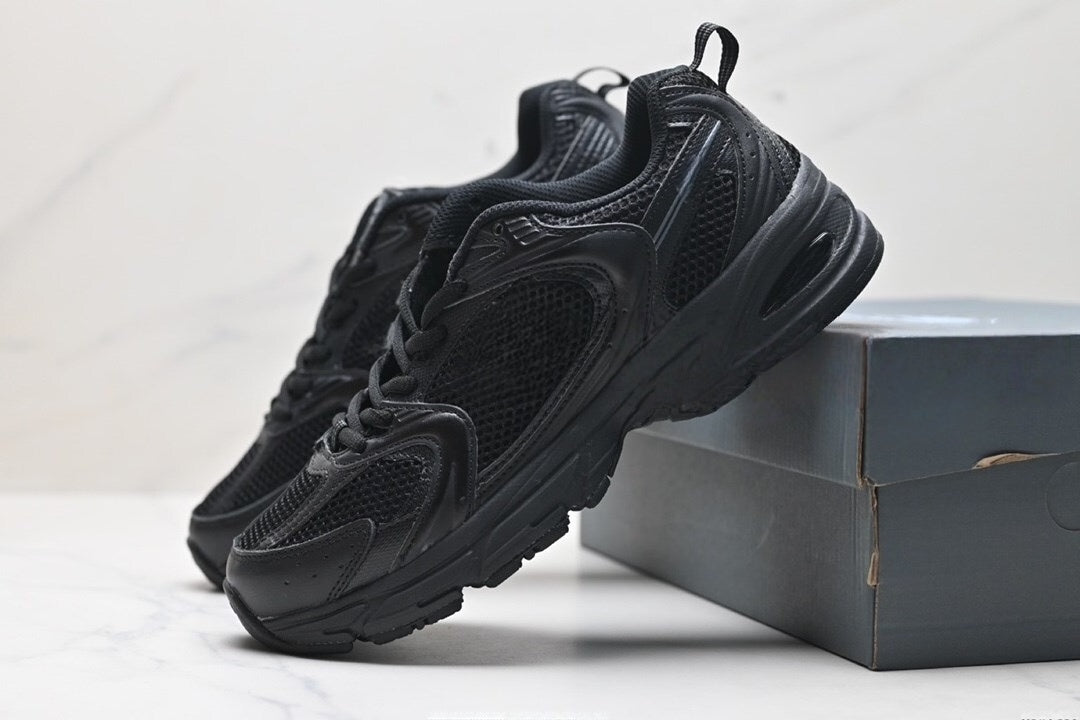 T588-819   Bestselling sneakers