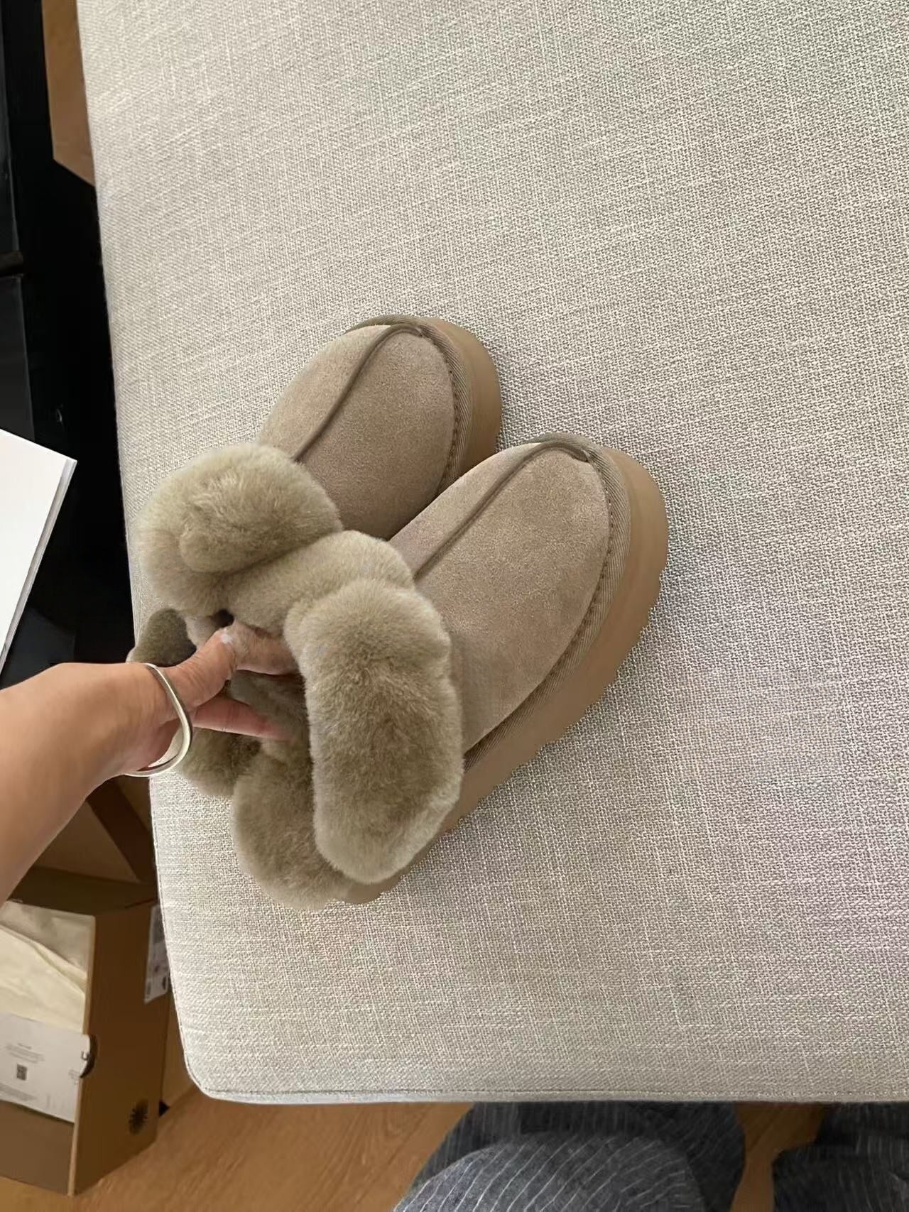 T588-561 -Thick, simple and classic mini half holder-TG