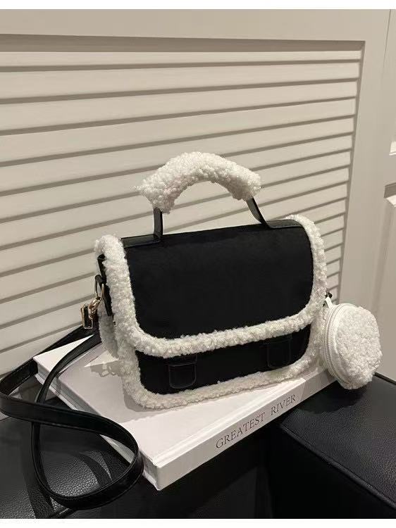 T588-704   Plush tote bag with one shoulder - GYBB