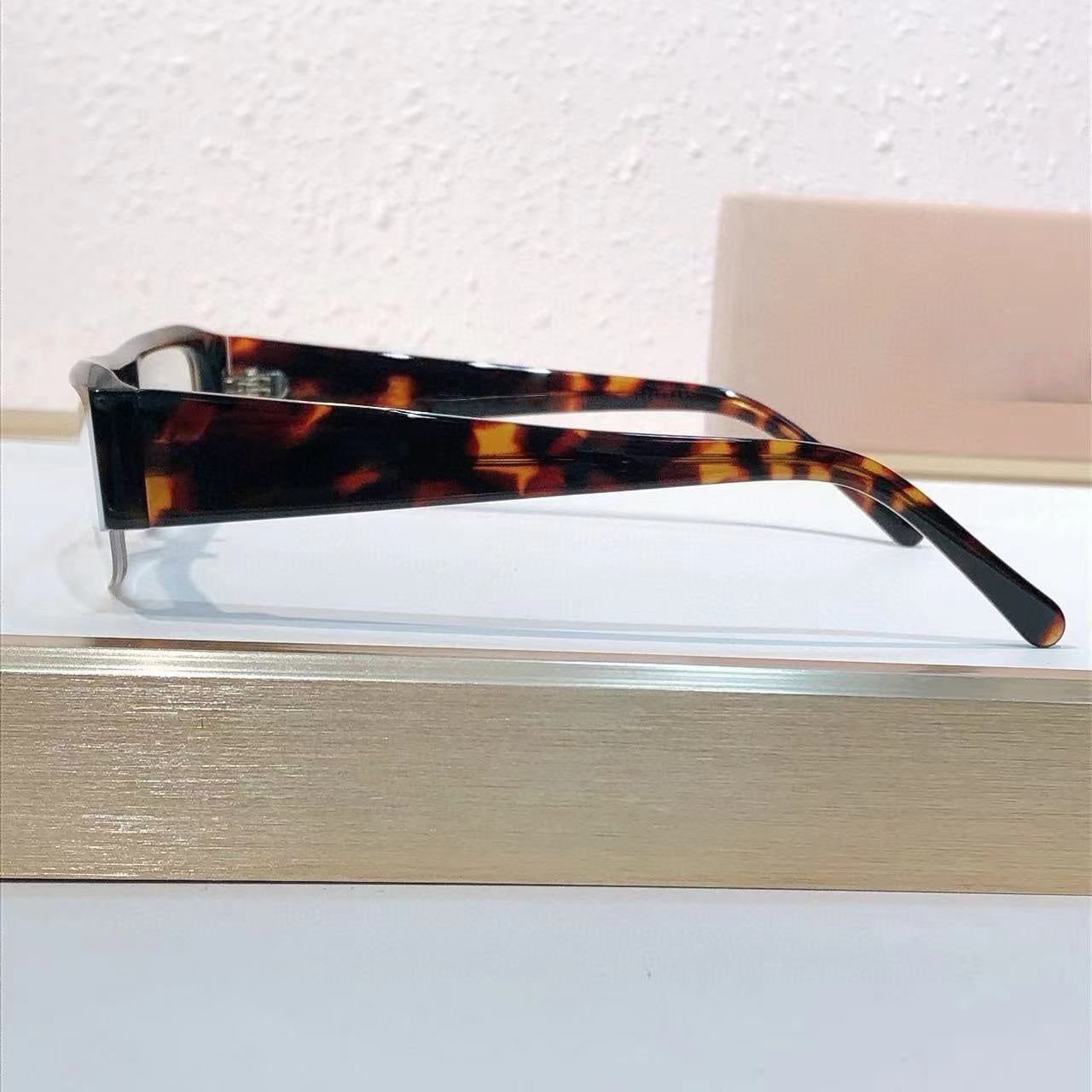 T588-814  Bestselling glasses