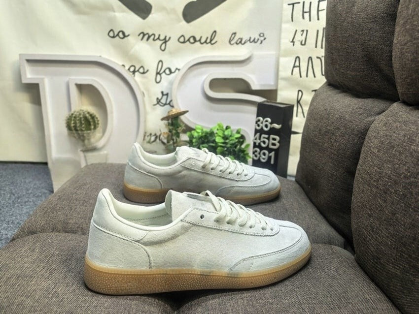 T588-822   Bestselling sneakers