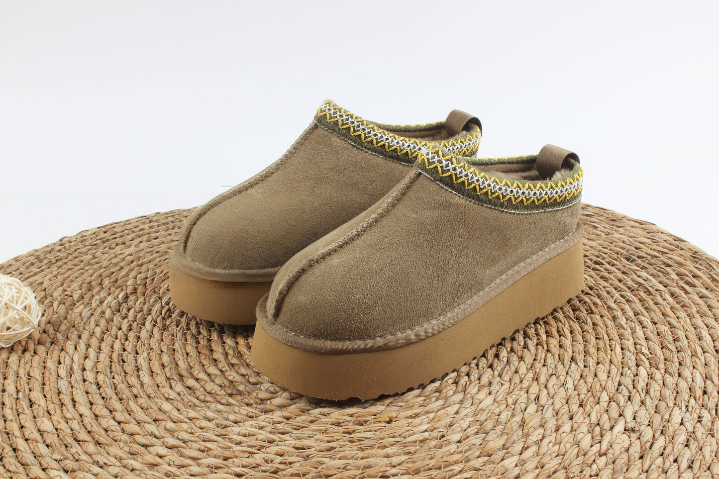 T588-A5247  Thick, simple and classic half support thick bottom-TG