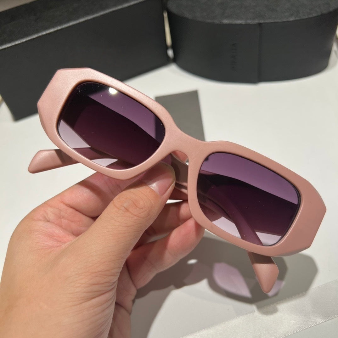 T588-786  Sun blocking glasses with multiple colors
