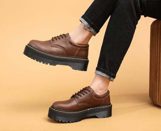 T588-864  Bright leather smooth strap, thick bottom, low cut